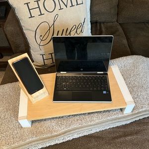 HAND-CRAFTED RAW WOOD CELLPHONE HOLDER